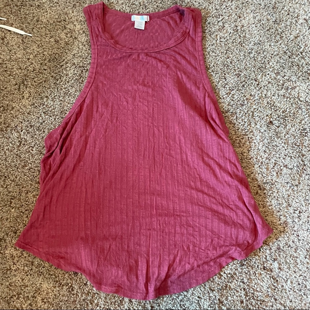 Tilly’s pink tank